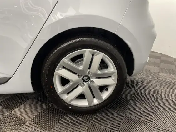 RENAULT CLIO V - voiture d'occasion - Photo 24