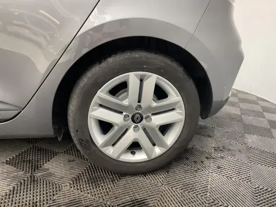 RENAULT CLIO V - voiture d'occasion - Photo 23