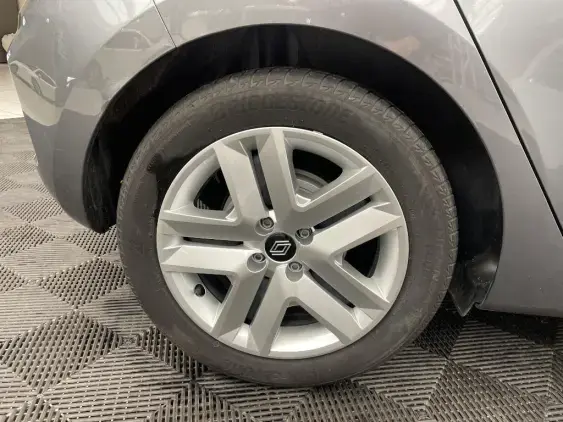 RENAULT CLIO V - voiture d'occasion - Photo 24