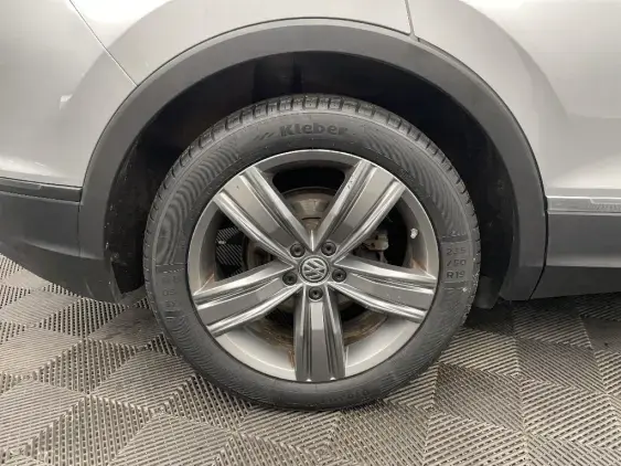 VOLKSWAGEN TIGUAN II - voiture d'occasion - Photo 25