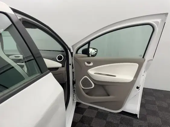 RENAULT ZOE - voiture d'occasion - Photo 19