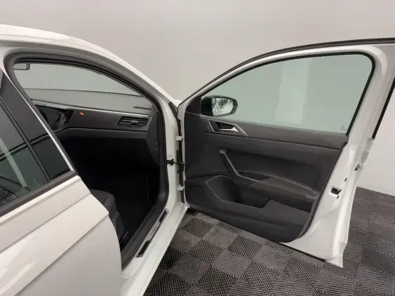 VOLKSWAGEN POLO VI - voiture d'occasion - Photo 18