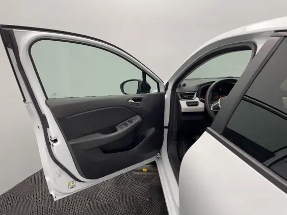 RENAULT CLIO V - voiture d'occasion - Photo 19