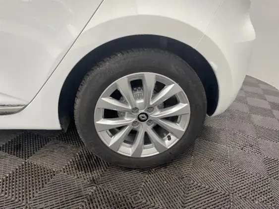 RENAULT CLIO V - voiture d'occasion - Photo 22