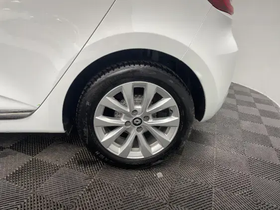 RENAULT CLIO V - voiture d'occasion - Photo 23