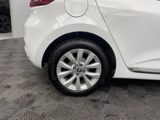 RENAULT CLIO V - voiture d'occasion - Photo 24