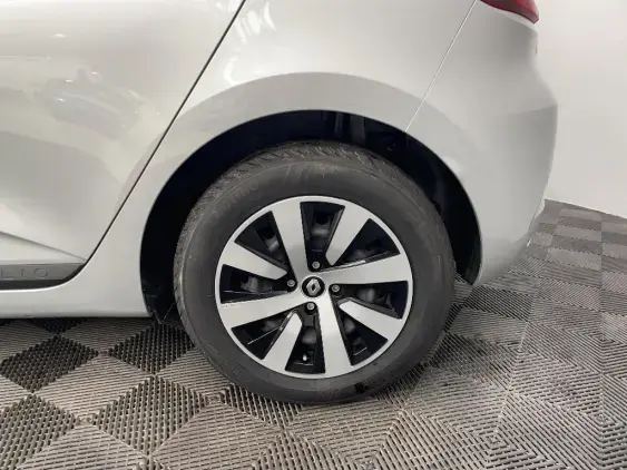 RENAULT CLIO V - voiture d'occasion - Photo 24