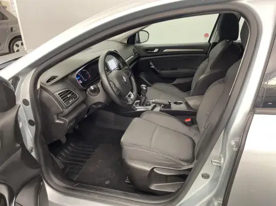 RENAULT MEGANE IV - voiture d'occasion - Photo 18