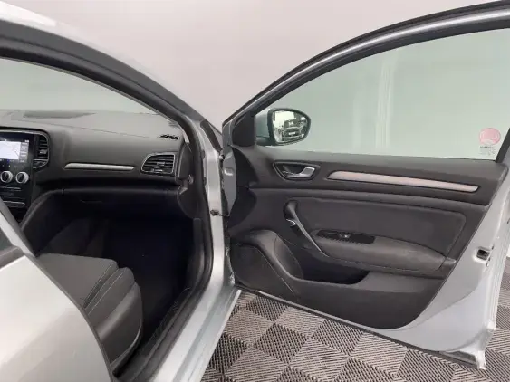 RENAULT MEGANE IV - voiture d'occasion - Photo 20