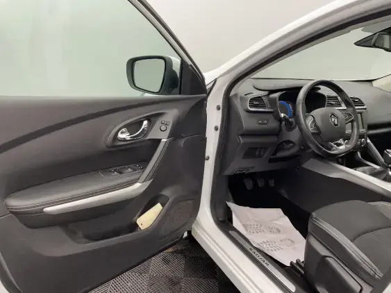RENAULT KADJAR - voiture d'occasion - Photo 19