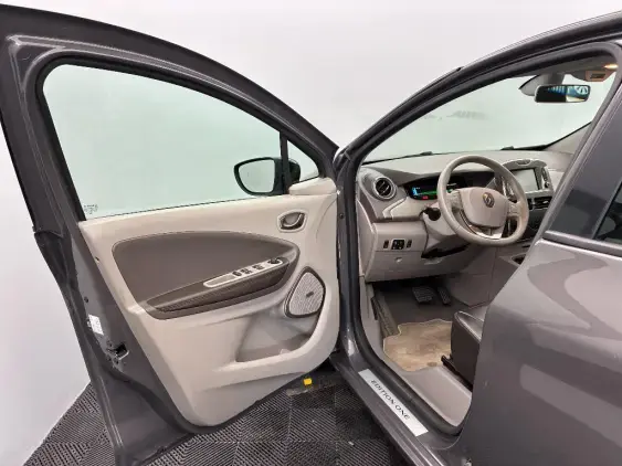 RENAULT ZOE - voiture d'occasion - Photo 18