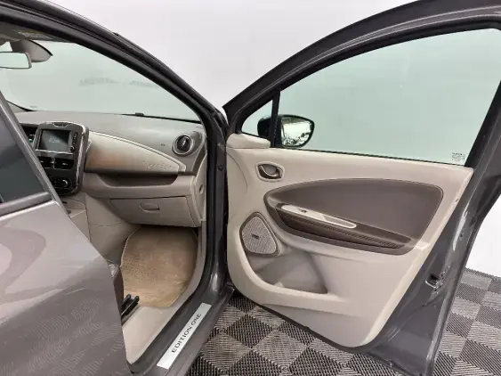 RENAULT ZOE - voiture d'occasion - Photo 19