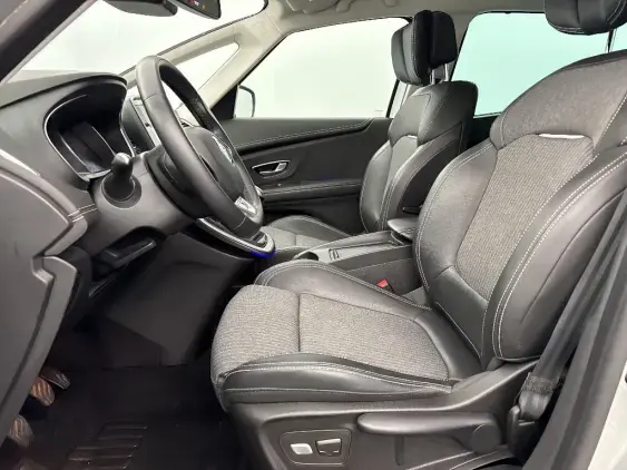 RENAULT SCENIC IV - voiture d'occasion - Photo 17