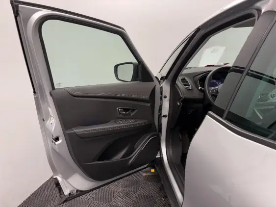 RENAULT SCENIC IV - voiture d'occasion - Photo 18