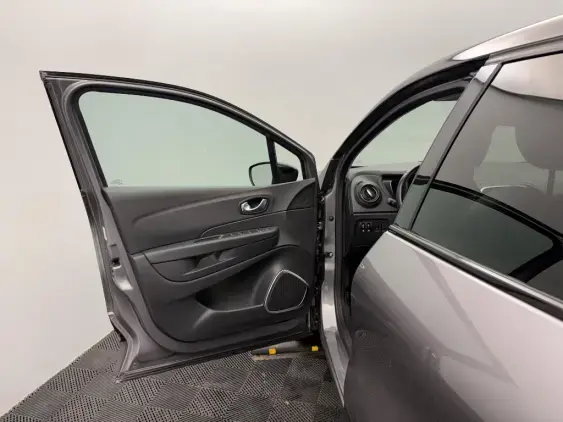 RENAULT CAPTUR - voiture d'occasion - Photo 19