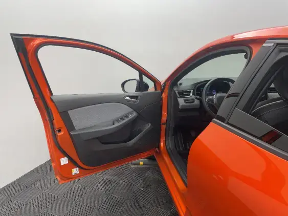 RENAULT CLIO V - voiture d'occasion - Photo 19