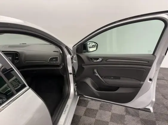 RENAULT MEGANE IV - voiture d'occasion - Photo 20