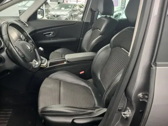 RENAULT SCENIC IV - voiture d'occasion - Photo 18