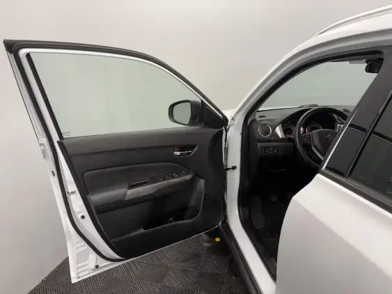 SUZUKI VITARA IV - voiture d'occasion - Photo 19