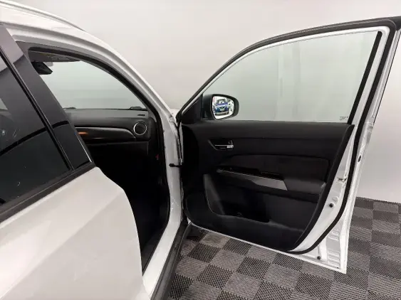 SUZUKI VITARA IV - voiture d'occasion - Photo 20
