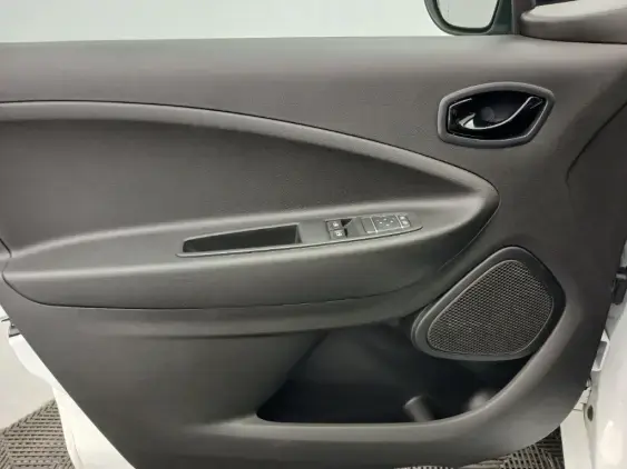 RENAULT ZOE - voiture d'occasion - Photo 17