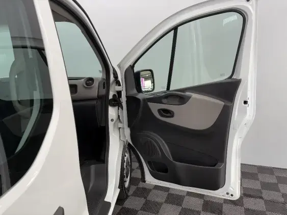 RENAULT TRAFIC III - voiture d'occasion - Photo 18