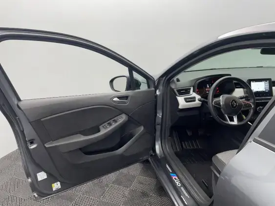 RENAULT CLIO V - voiture d'occasion - Photo 19