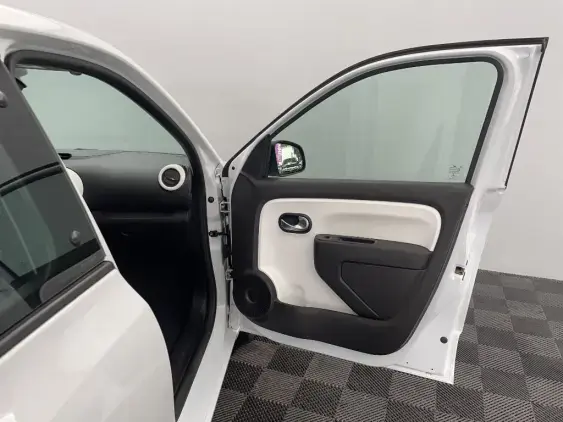 RENAULT TWINGO III - voiture d'occasion - Photo 19