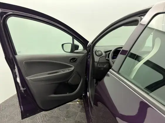 RENAULT ZOE - voiture d'occasion - Photo 19