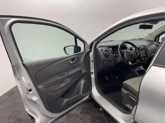 RENAULT CAPTUR - voiture d'occasion - Photo 19