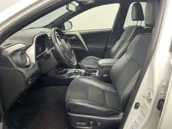 TOYOTA RAV4 IV - voiture d'occasion - Photo 18