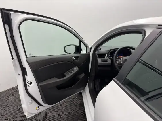 RENAULT CLIO V - voiture d'occasion - Photo 19