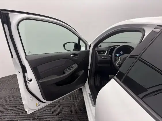RENAULT CLIO V - voiture d'occasion - Photo 19