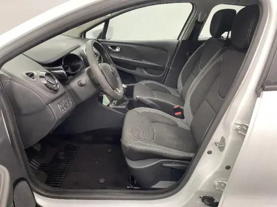 RENAULT CLIO IV - voiture d'occasion - Photo 18