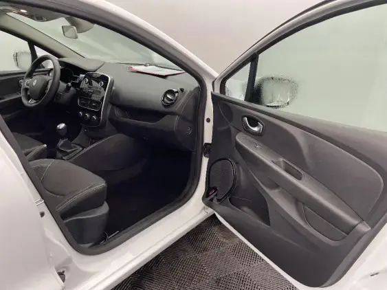RENAULT CLIO IV - voiture d'occasion - Photo 20