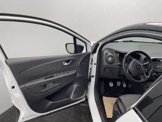 RENAULT CAPTUR - voiture d'occasion - Photo 19