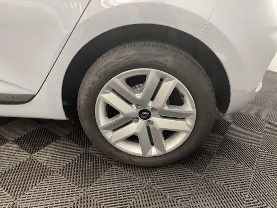 RENAULT CLIO V - voiture d'occasion - Photo 23