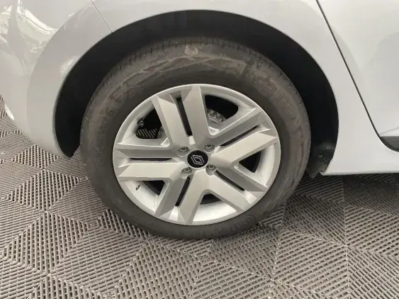 RENAULT CLIO V - voiture d'occasion - Photo 24