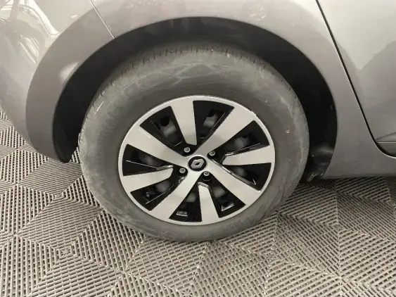 RENAULT CLIO V - voiture d'occasion - Photo 24