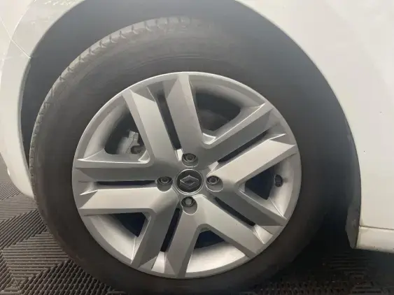 RENAULT CLIO V - voiture d'occasion - Photo 23