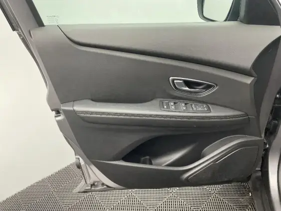 RENAULT SCENIC IV - voiture d'occasion - Photo 18