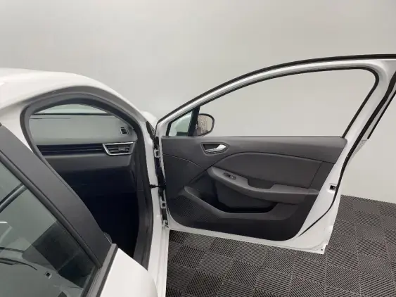 RENAULT CLIO V - voiture d'occasion - Photo 20