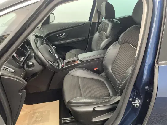 RENAULT SCENIC IV - voiture d'occasion - Photo 18