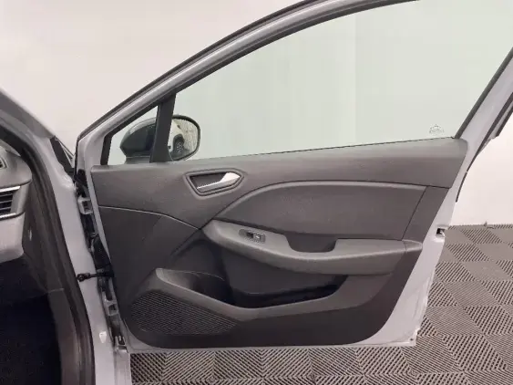 RENAULT CLIO V - voiture d'occasion - Photo 19