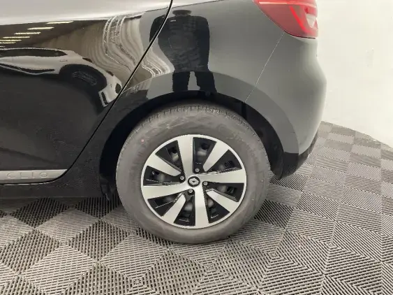 RENAULT CLIO V - voiture d'occasion - Photo 24