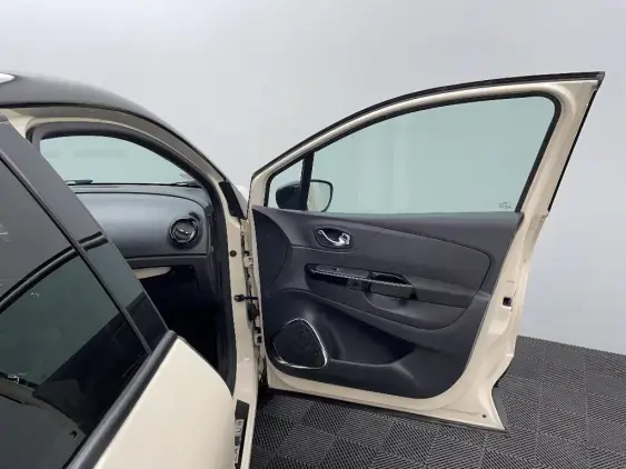 RENAULT CAPTUR - voiture d'occasion - Photo 20