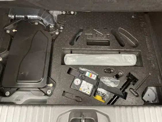 RENAULT CLIO V - voiture d'occasion - Photo 17