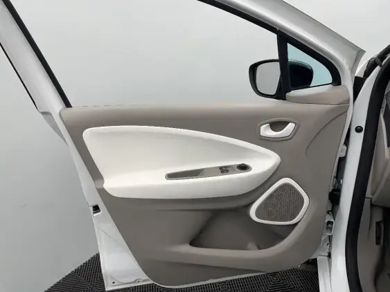 RENAULT ZOE - voiture d'occasion - Photo 18