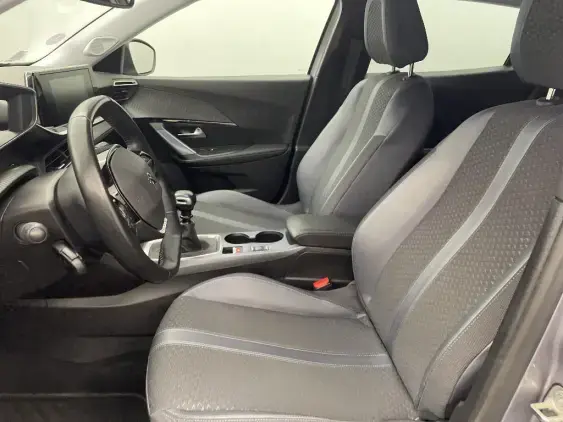 PEUGEOT 2008 II - voiture d'occasion - Photo 17