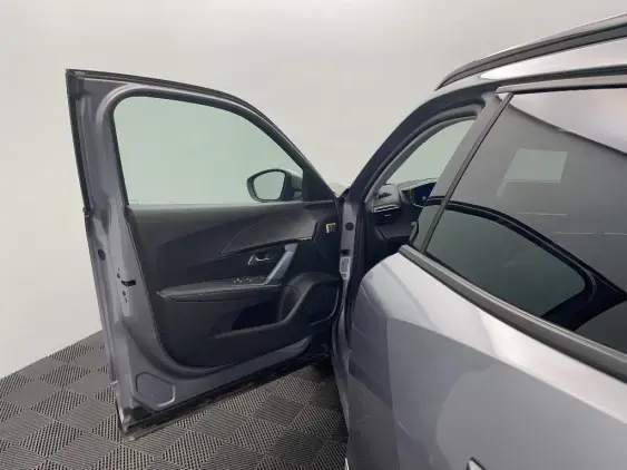 PEUGEOT 2008 II - voiture d'occasion - Photo 18